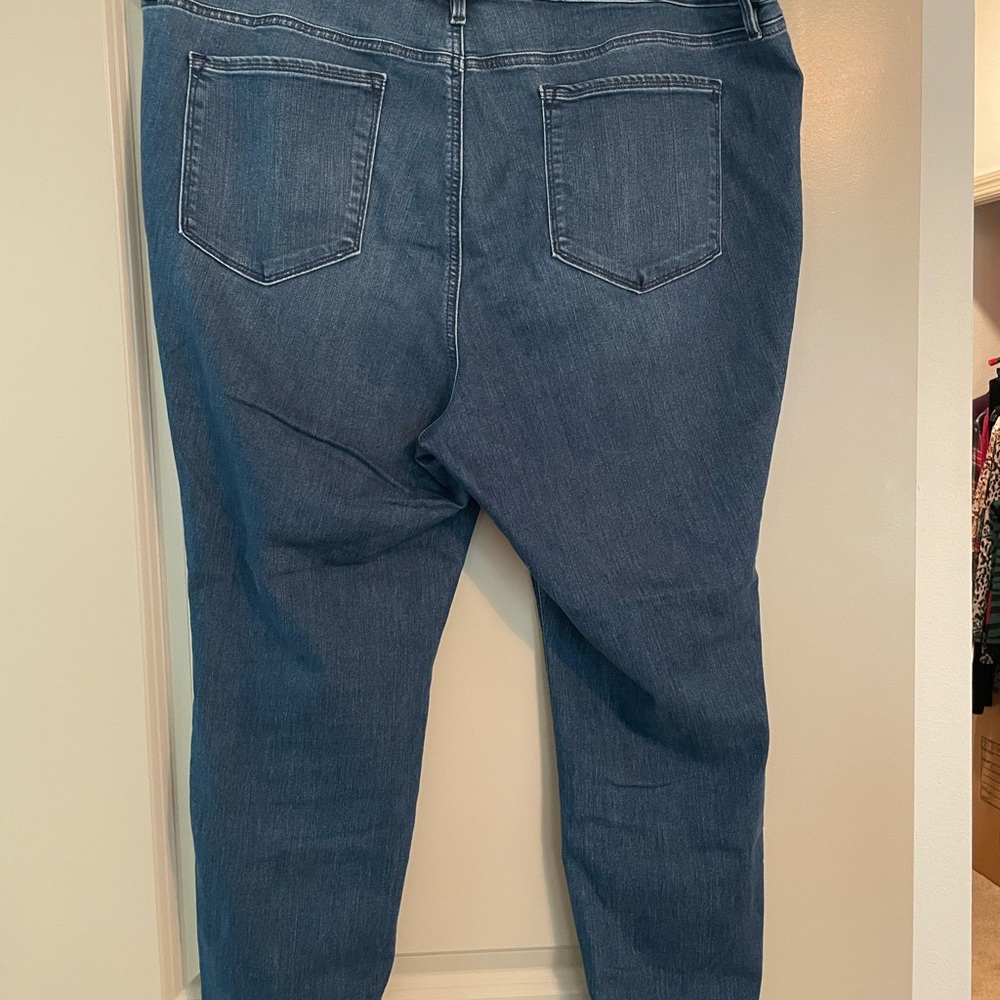 Athleta skinny jeans. - Picture 3 of 9